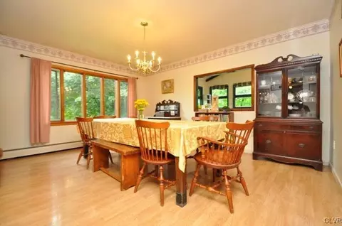 2483 Community Dr, Bath, PA 18014 photo 10