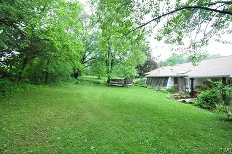 2483 Community Dr, Bath, PA 18014 photo 34