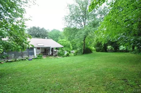 2483 Community Dr, Bath, PA 18014 photo 33