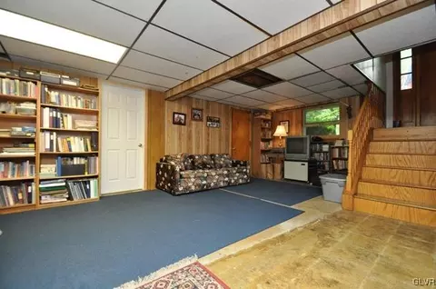 2483 Community Dr, Bath, PA 18014 photo 20
