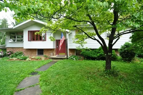 2483 Community Dr, Bath, PA 18014 photo 2