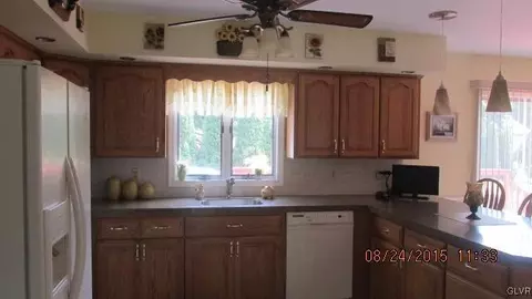 3935 Post Dr, Bethlehem, PA 18017 photo 4