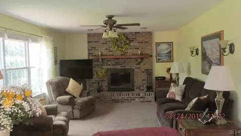 3935 Post Dr, Bethlehem, PA 18017 photo 3