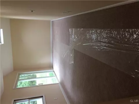 95 Moorestown Dr, Bath, PA 18014 photo 3