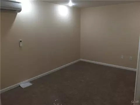 95 Moorestown Dr, Bath, PA 18014 photo 5