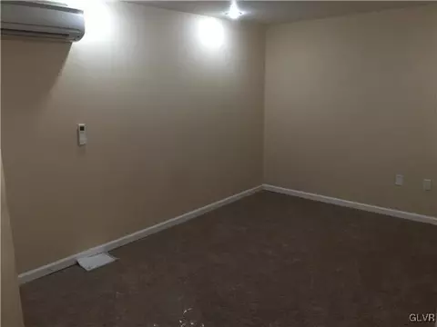 95 Moorestown Dr, Bath, PA 18014 photo 6