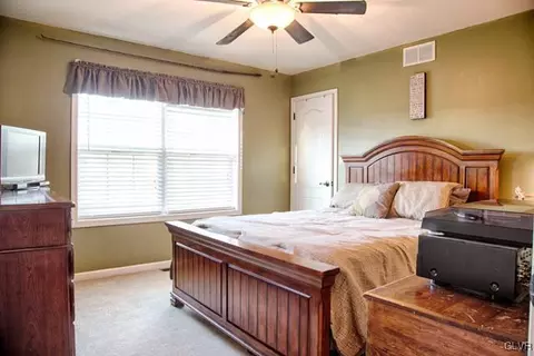 201 E Dell Rd, Bath, PA 18014 photo 14