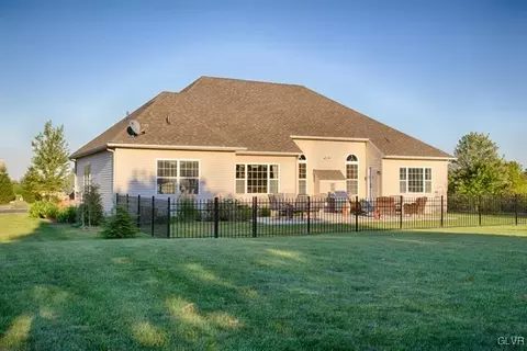 201 E Dell Rd, Bath, PA 18014 photo 18