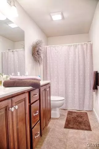 201 E Dell Rd, Bath, PA 18014 photo 13