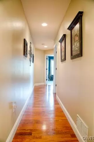 201 E Dell Rd, Bath, PA 18014 photo 10