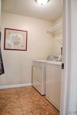 201 E Dell Rd, Bath, PA 18014 photo 9