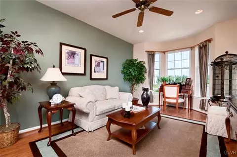 5348 E Spring Ridge Dr, Macungie, PA 18062 photo 5