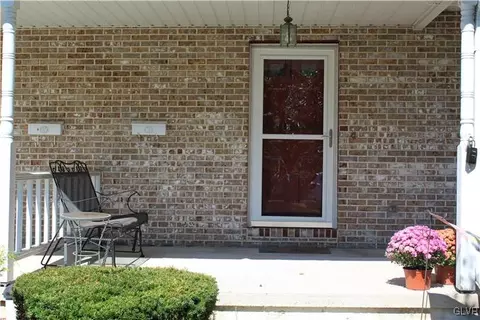 8 E 7th St, Wind Gap, PA 18091 photo 2