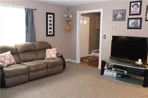 8 E 7th St, Wind Gap, PA 18091 photo 5