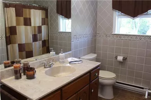 8 E 7th St, Wind Gap, PA 18091 photo 14