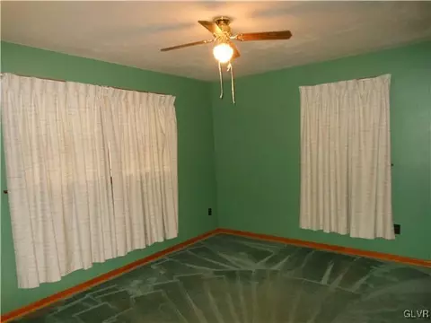 2771 Mountain View Dr, Bath, PA 18014 photo 18