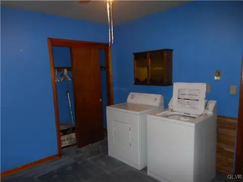 2771 Mountain View Dr, Bath, PA 18014 photo 11