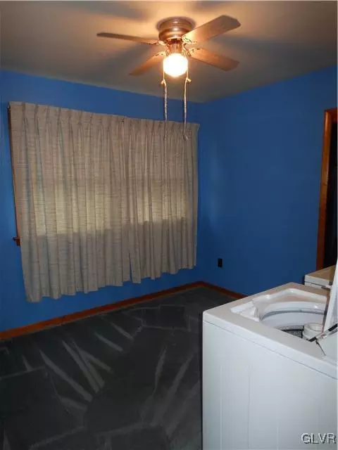 2771 Mountain View Dr, Bath, PA 18014 photo 10
