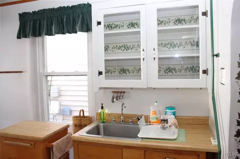 649 E Washington Ave, Bethlehem, PA 18017 photo 10