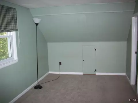 802 Maple Rd, Hellertown, PA 18055 photo 9