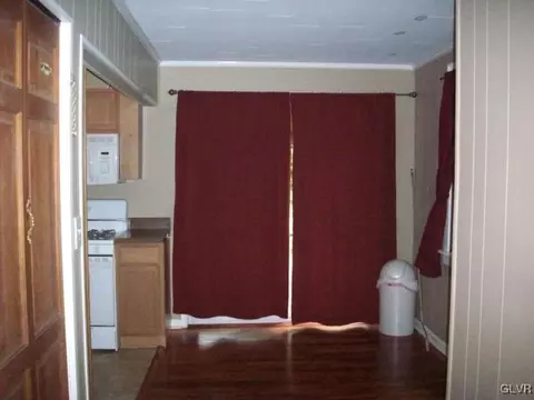 802 Maple Rd, Hellertown, PA 18055 photo 7