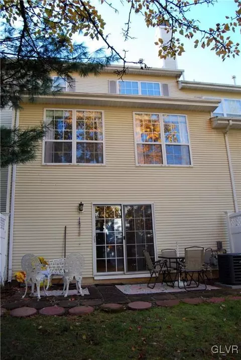 1947 Pine Ct, Hellertown, PA 18055 photo 14