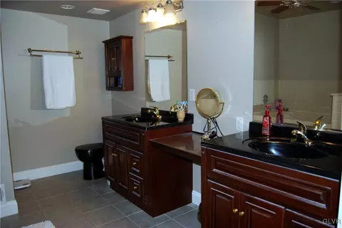1947 Pine Ct, Hellertown, PA 18055 photo 10