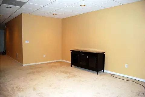 1947 Pine Ct, Hellertown, PA 18055 photo 13