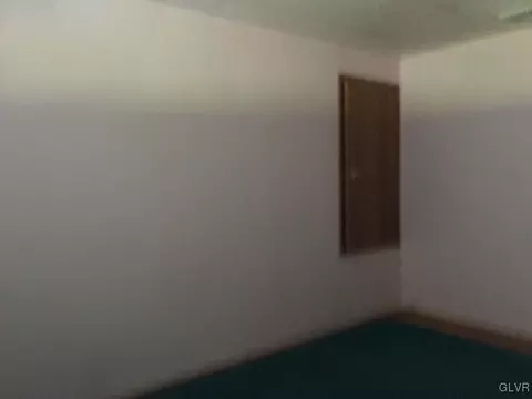 689 E Dell Rd, Bath, PA 18014 photo 9