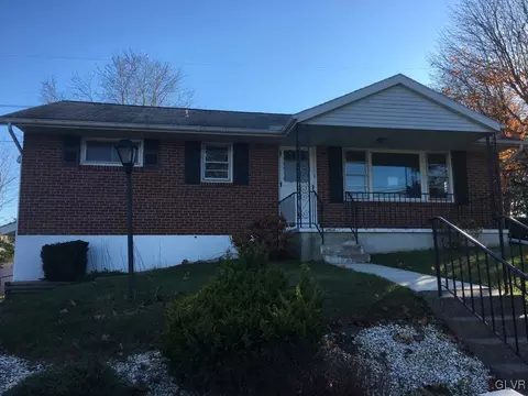 689 E Dell Rd, Bath, PA 18014 photo 1