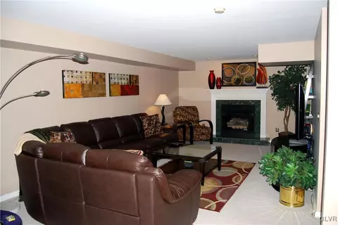 1935 Pine Ct, Hellertown, PA 18055 photo 15