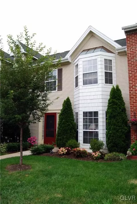 1935 Pine Ct, Hellertown, PA 18055 photo 1