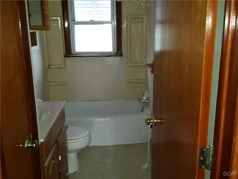 262 E Main, Bath, PA 18014 photo 7