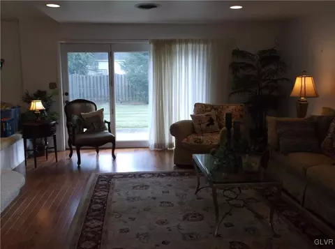 125 E 3rd St, Wind Gap, PA 18091 photo 13