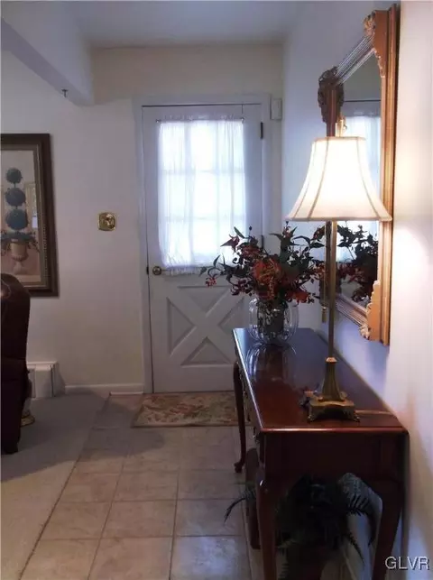 125 E 3rd St, Wind Gap, PA 18091 photo 2