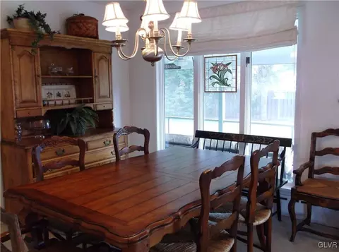 125 E 3rd St, Wind Gap, PA 18091 photo 9