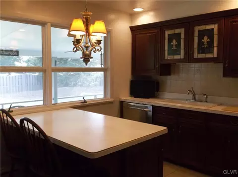 125 E 3rd St, Wind Gap, PA 18091 photo 5