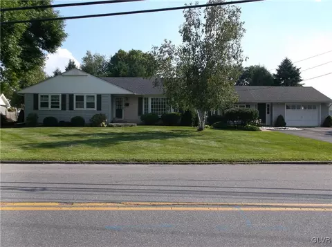 125 E 3rd St, Wind Gap, PA 18091 photo 1