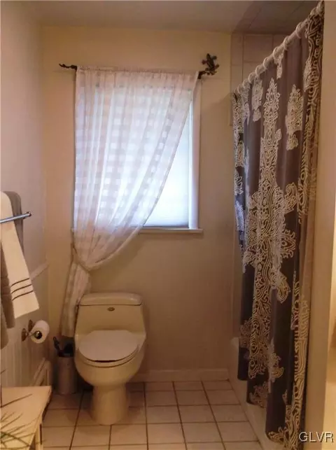 125 E 3rd St, Wind Gap, PA 18091 photo 16
