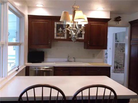 125 E 3rd St, Wind Gap, PA 18091 photo 7