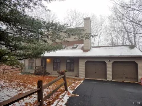 116 Rustin Pl, Bushkill, PA 18324 photo 2