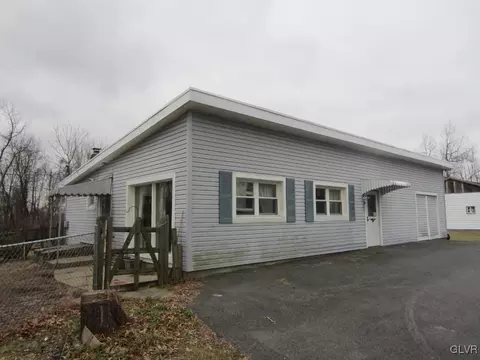 3070 Old Post Rd, Slatington, PA 18080 photo 1