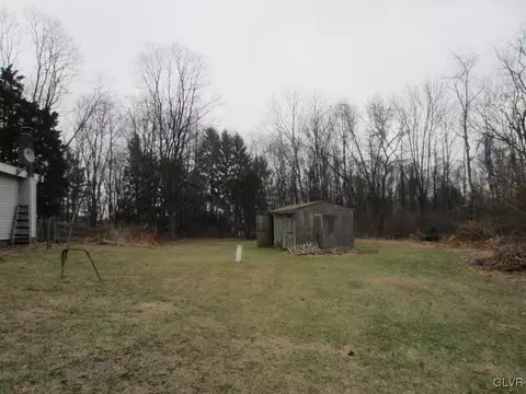 3070 Old Post Rd, Slatington, PA 18080 photo 9