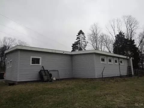 3070 Old Post Rd, Slatington, PA 18080 photo 8