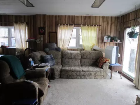 3070 Old Post Rd, Slatington, PA 18080 photo 27