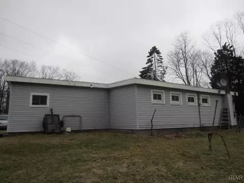 3070 Old Post Rd, Slatington, PA 18080 photo 10