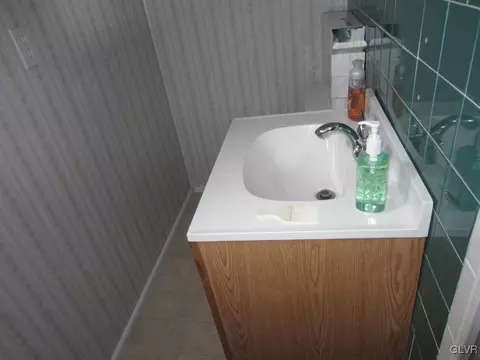 3070 Old Post Rd, Slatington, PA 18080 photo 25