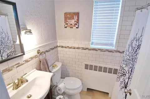 239 E Macada Rd, Bethlehem, PA 18017 photo 10