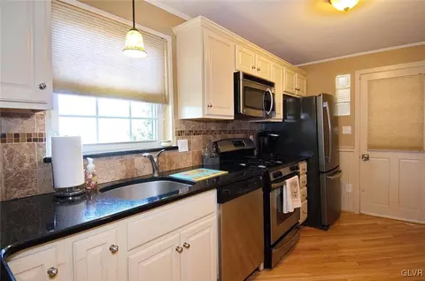 239 E Macada Rd, Bethlehem, PA 18017 photo 6
