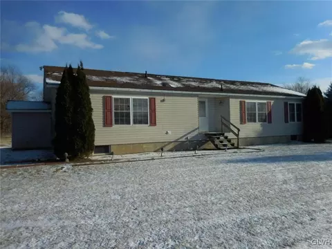 698 Point Phillips Rd, Bath, PA 18014 photo 1